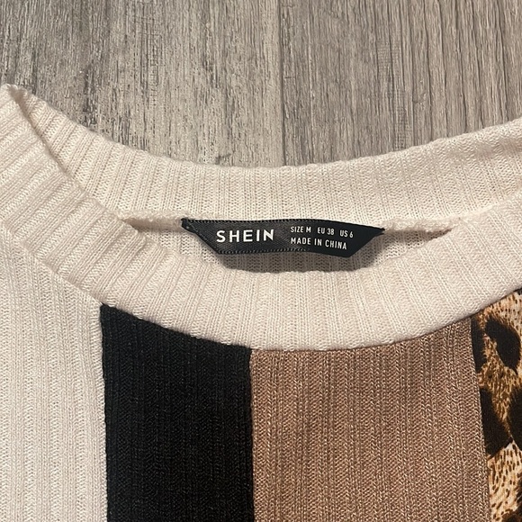 Leopard Panel Colorblock Ribbed Tee - Picture 4 of 4